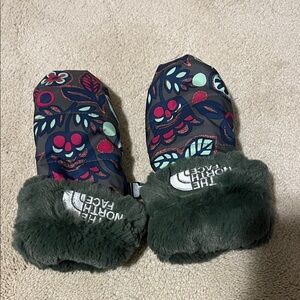 The North Face Girls Youth Mossbud Swirl Mitt Snow Mitten